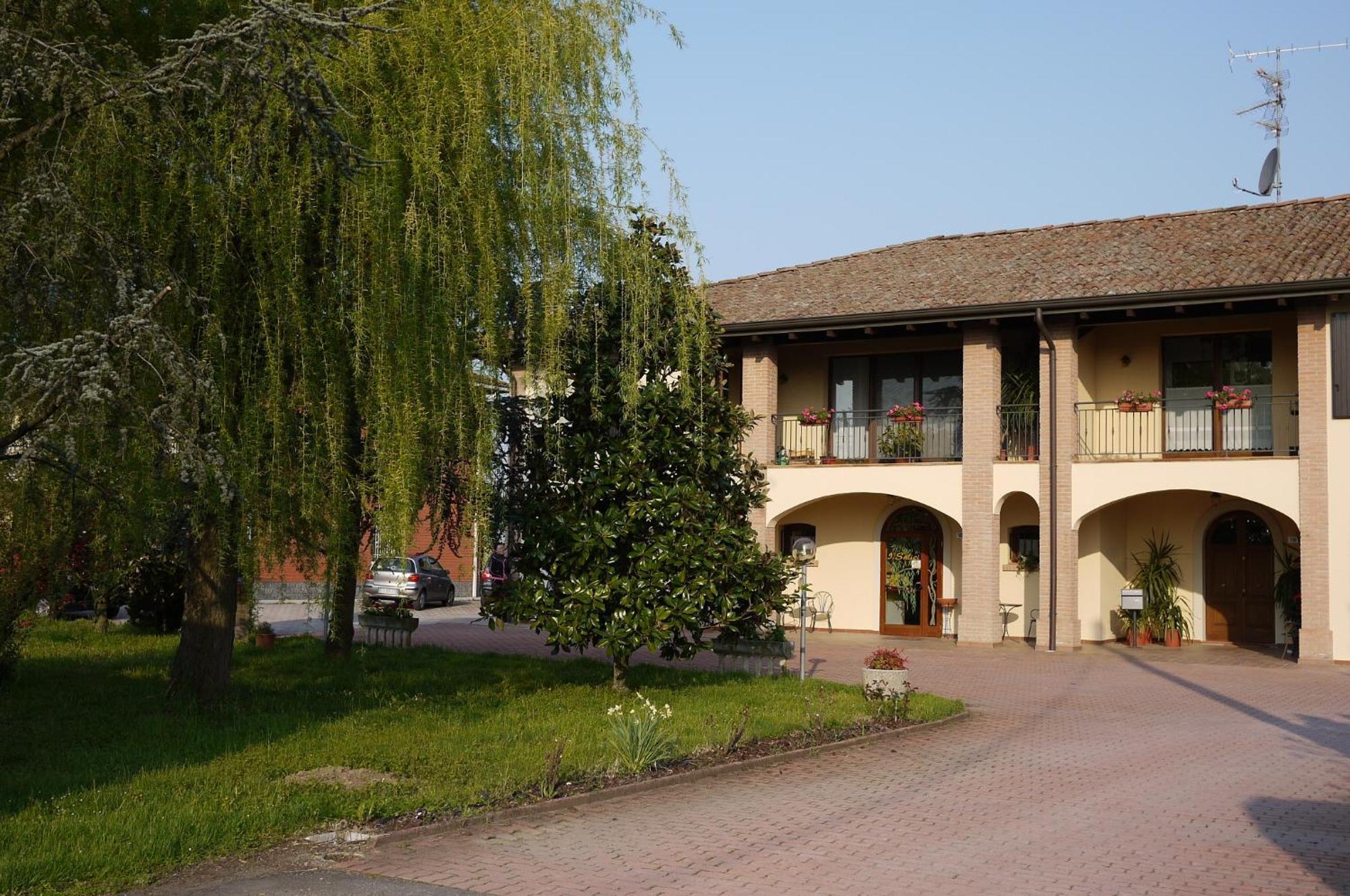 Agriturismo Mongiorgi "I Salici" Villa Anzola dell'Emilia Buitenkant foto